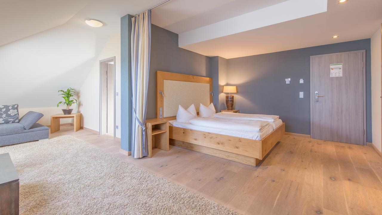 Heuboden Hotel Landhaus Blum Umkirch Exteriér fotografie